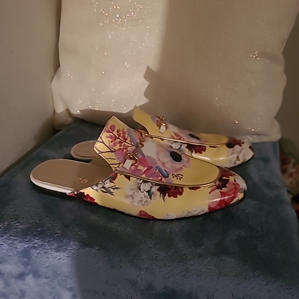 YELLOW FLORAL BIRD SLIP-ON LOAFER 41 / 10 US - Picture 2 of 5